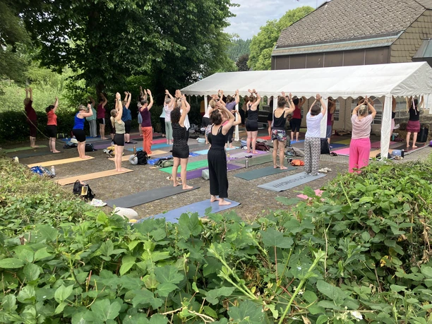 Yoga im Freien