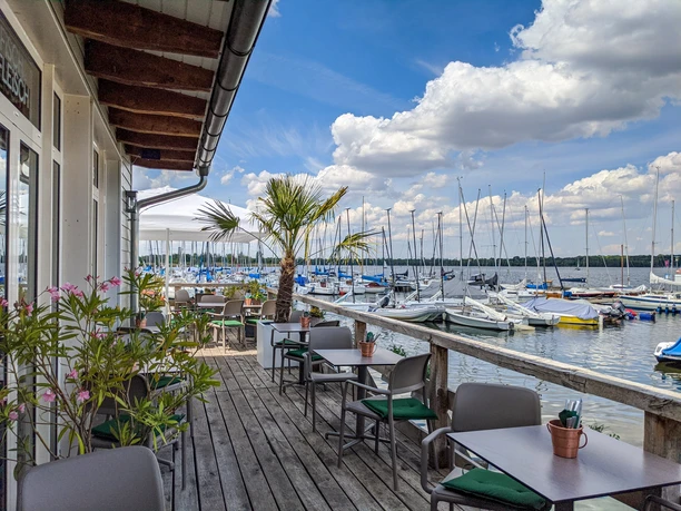 Cossis Restaurant & Bar