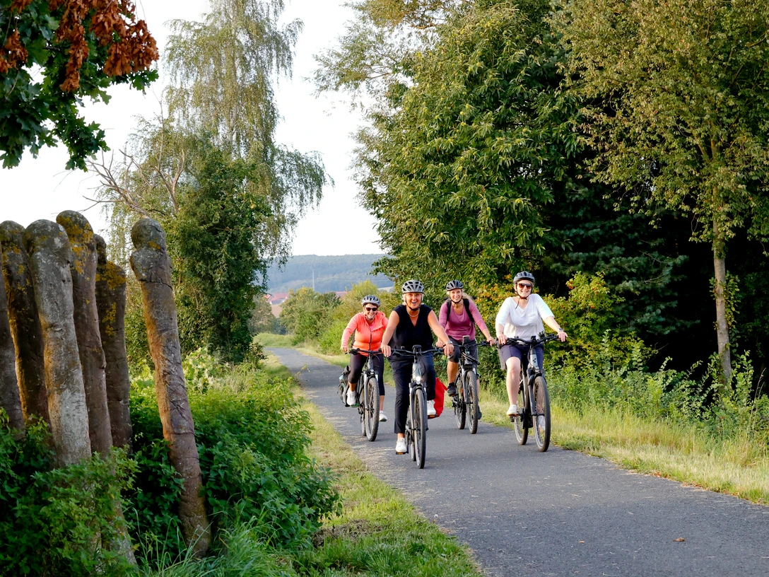 Skulpturenweg_Radfahrer2_Sommer© Stadt Bad Gandersheim Hötzel.jpg