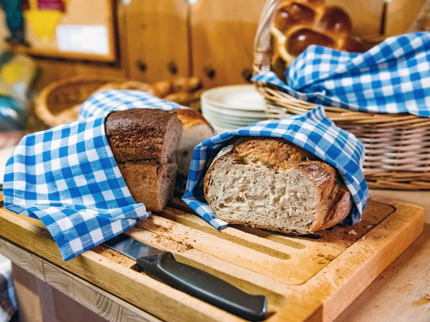 Berggasthaus%20Rigi-Scheidegg_Brunch_Brot_Spot%20Magazine.jpg