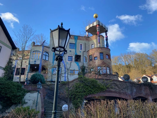 Hundertwasserhaus_2025.jpg