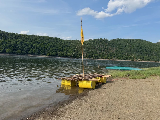 Selbstgebautes Flooß Asel-Süd