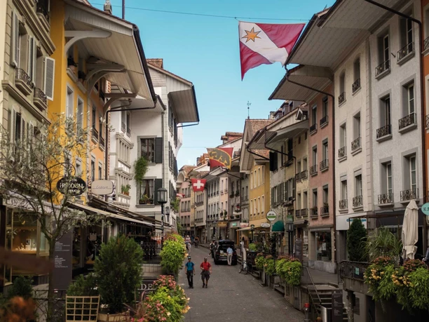 thun-obere-hauptgasse-haeuser-pflanzen.jpg