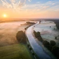 Luftaufnahme Elbe-Lübeck-Kanal Luftaufnahme des Elbe-Lübeck-Kanals bei Sonnenaufgang und Nebel.