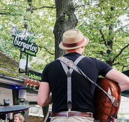 Livemusik im Wipfelbiergarten.jpg
