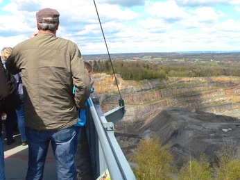 2026.04.05 Piesbergführung Südseite - Aussicht Steinbruch Bildrecht Detlef Götting.jpg
