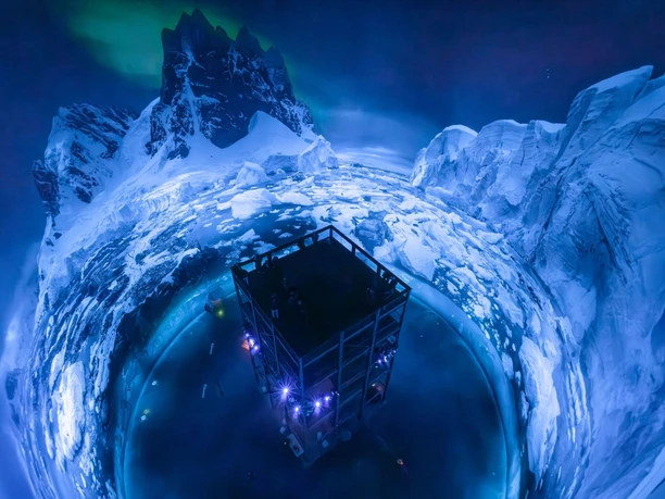 Panorama of the ANTARCTICA exhibition inside the Innenrund of Panometer Leipzig | Leipzig Convention Bureau Panorama of the ANTARCTICA exhibition inside the Innenrund of Panometer Leipzig viewed from above – presented by Leipzig Convention Bureau