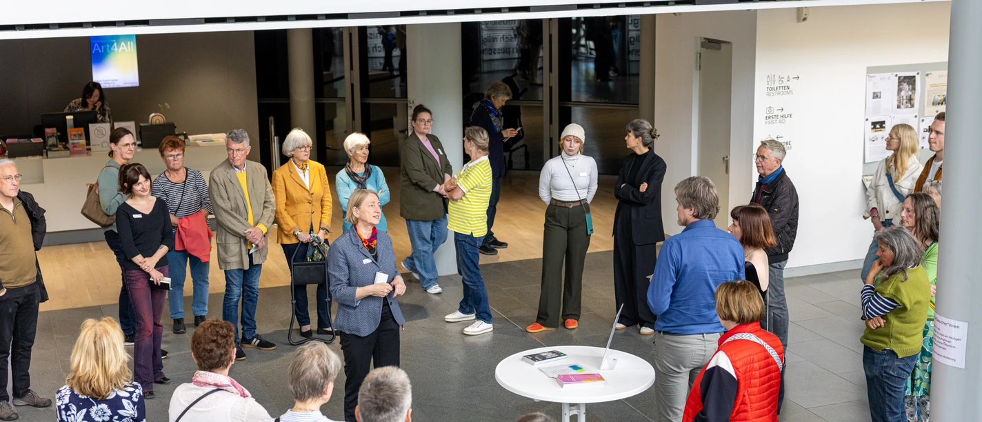 Art4all Begrüßung im Foyer.
