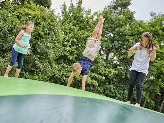 Wingst Spielpark Hüpfkissen Cuxland 16.jpg