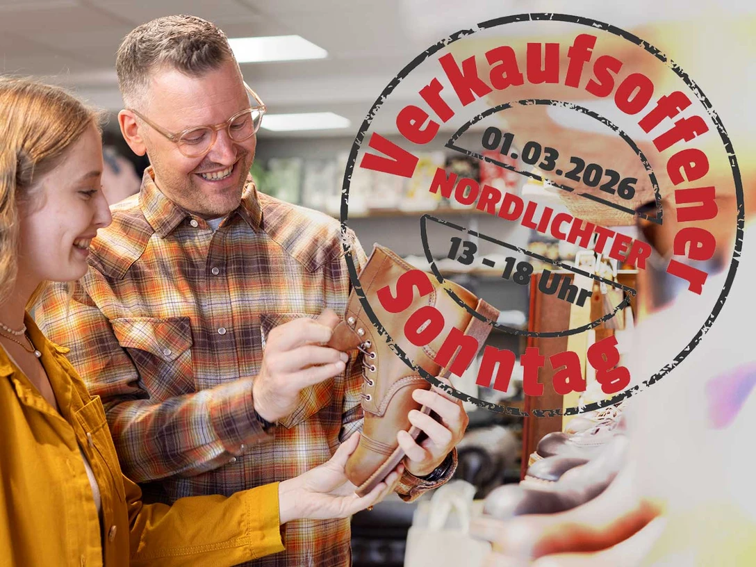 Verkaufsoffener Sonntag „Nordlichter“ in Celle Paar beim Shopping am verkaufsoffenen Sonntag in Celle