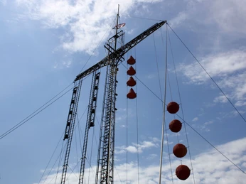 Wasserstandsanzeiger_3 (c) Tanja Albert_Erlebnis Bremerhaven_WEB.jpg Wasserstandsanzeiger mit Kegeln und Bällen