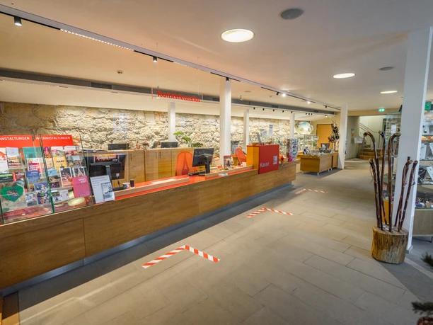 Tourist-Information Blankenburg-TI counter.jpg
