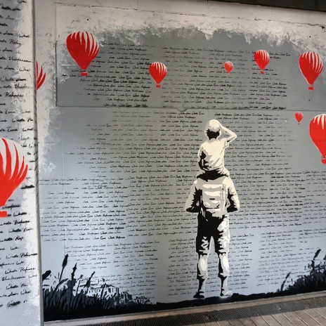 Nahaufnahme des Wandbildes von KAYMAN