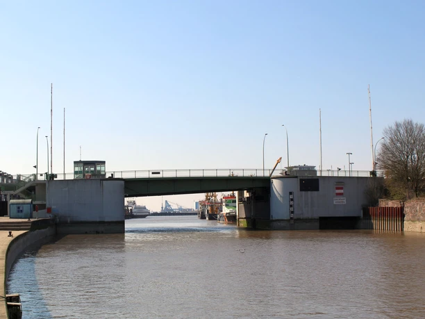 Kennedybrücke5(c)maja_herwig_WEB.jpg Kennedybrücke Bremerhaven