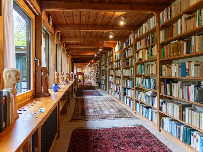 Bücherflur am Garten im Haus Kreienhoop Bücherflur am Garten im Haus Kreienhoop
