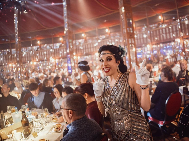 Art Déco Spiegelpalast des Krystallpalast Varieté | Leipzig Convention Bureau Art Déco Spiegelpalast während der Dinnershow GANS GANZ ANDERS! – präsentiert vom Leipzig Convention Bureau