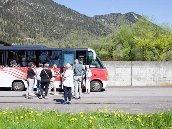 Entdecken Sie unter sachkundiger Führung verschiedene Gemeinden, Kantonsteile und Kulturerlebnisse per Bus.