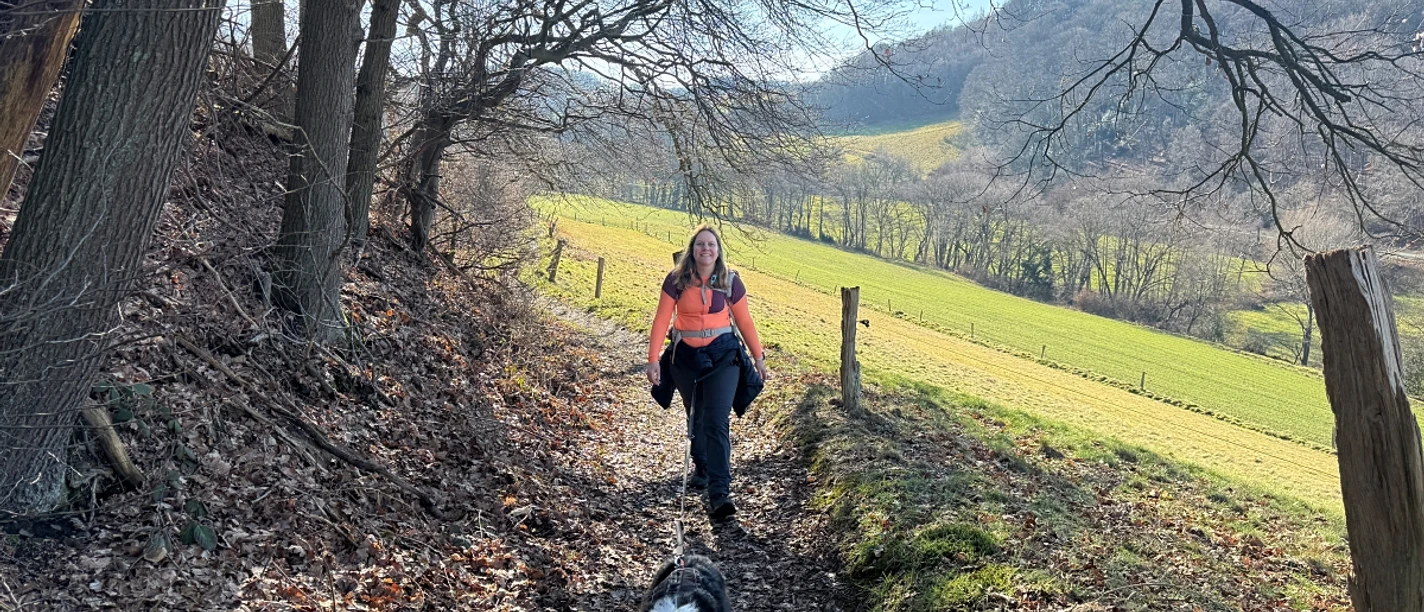 Erlebniswanderung mit Hund druch die Elfringhauser Schweiz mit Dina Knorr