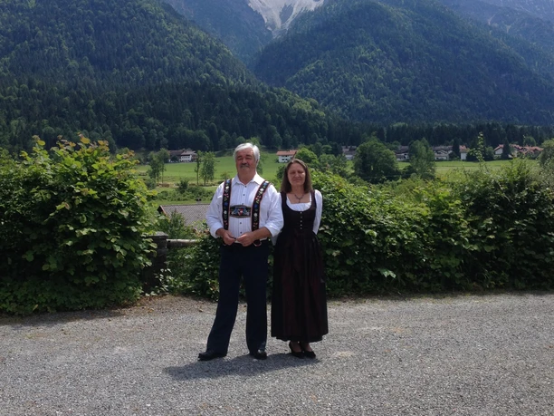 Seniorgastgeber mit Estergebirge