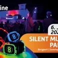 Eventfrog_1568x958.jpg Silent Music Party beleuchtete Kopfhörer mit illuminiertem Burgpark im Hintergrund