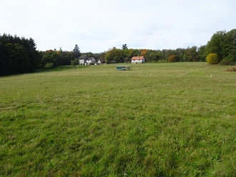 Lindenhardttour -Blick auf Forsthaus Kleudelburg