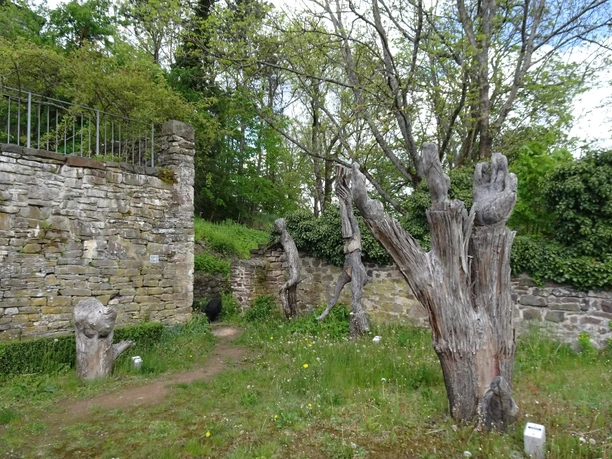 Kunst am Rosengarten in Battenberg (Eder)