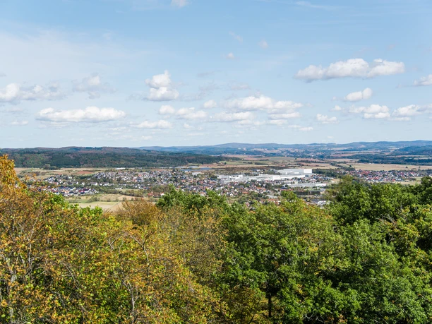 Kellerburg mit Blick über Allendorf (Eder) bis Frankenberg Sie sehen den Ausblick des Kellerburgturms über Allendorf/ Eder.