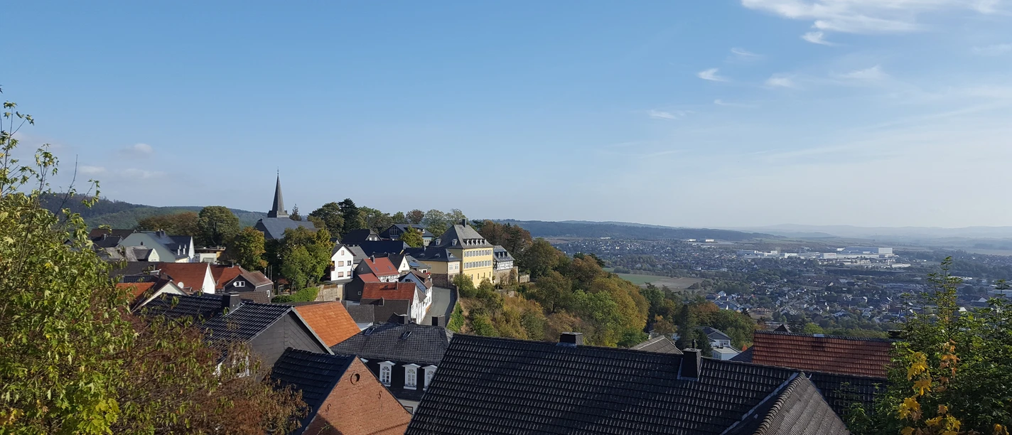 Blick auf die Neuburg in Battenberg (Eder)