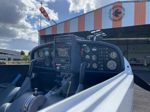 Blick in das Cockpit