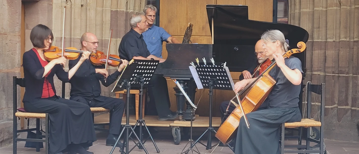 Open Air Kammermusik vor der Liebfrauenkirche