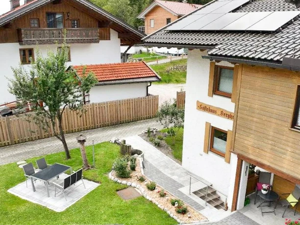 Haus-aussen-Ansicht-2