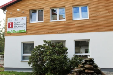 Braunlage-Tourist-Info-Aussenansicht.JPG