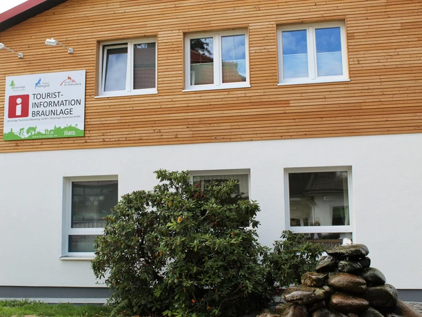 Braunlage-Tourist-Info-Aussenansicht.JPG