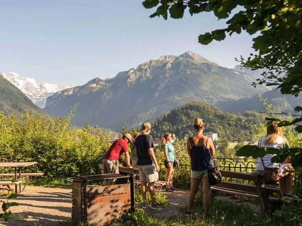 interlaken-walking-tours-aussicht-herbst.jpg