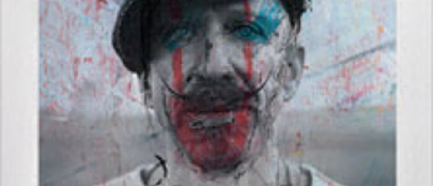 Poster einer Person mit farbverschmiertem Gesicht und Mütze, beworben als The Wake Tour