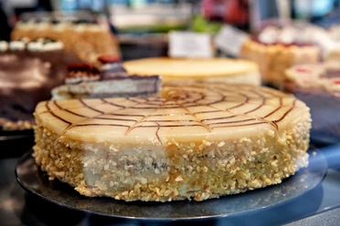 Café Nenninger Ein Kuchen im Café Nenninger