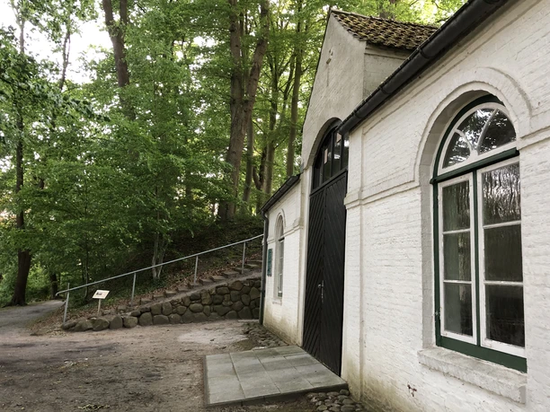 Durchgangskapelle Alter Friedhof vO.jpeg