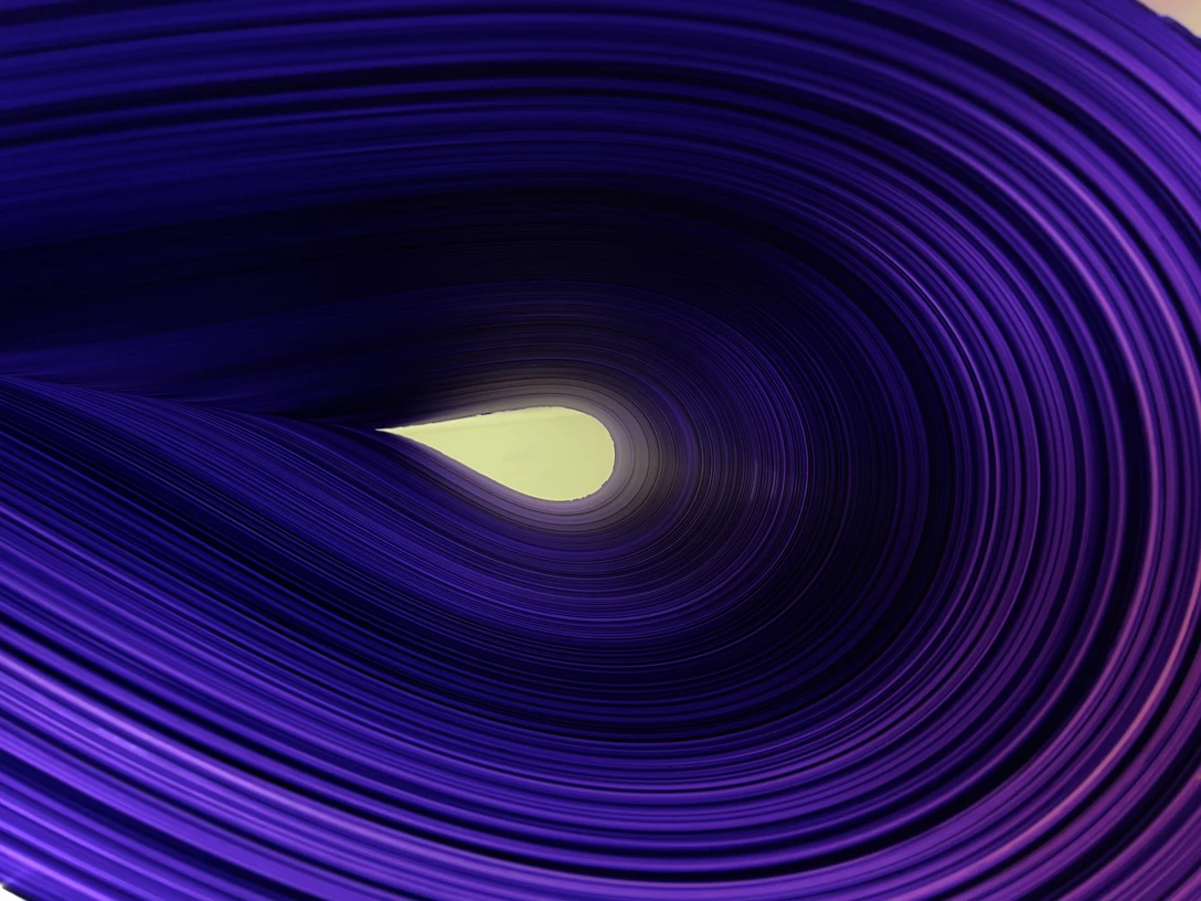 Bow 2022 Abstraktes Kunstwerk mit violetten, geschwungenen Linien, die einen hellen Tunnel bilden.