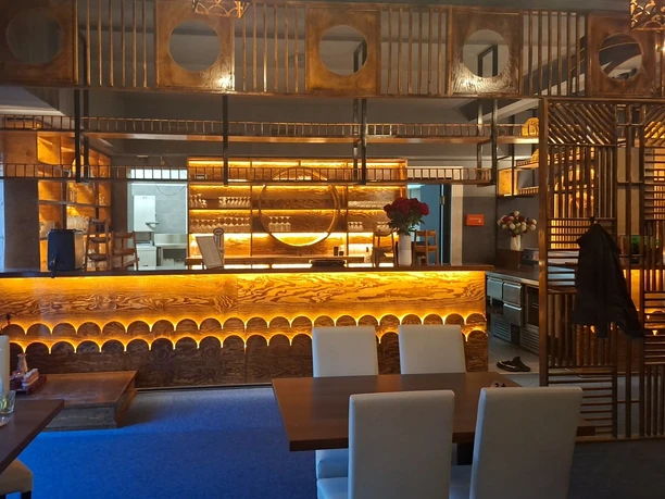 Com Lam Tresenbereich