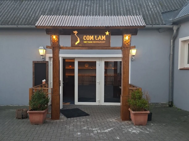Com Lam Eingang