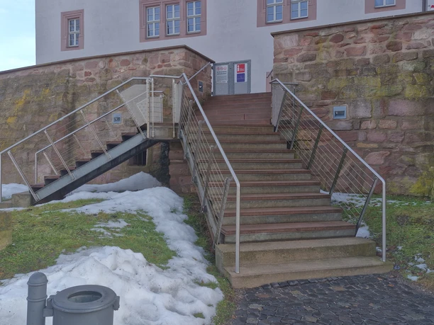 Tourist-Information-Bad-Frankenhausen-Zugang.jpg