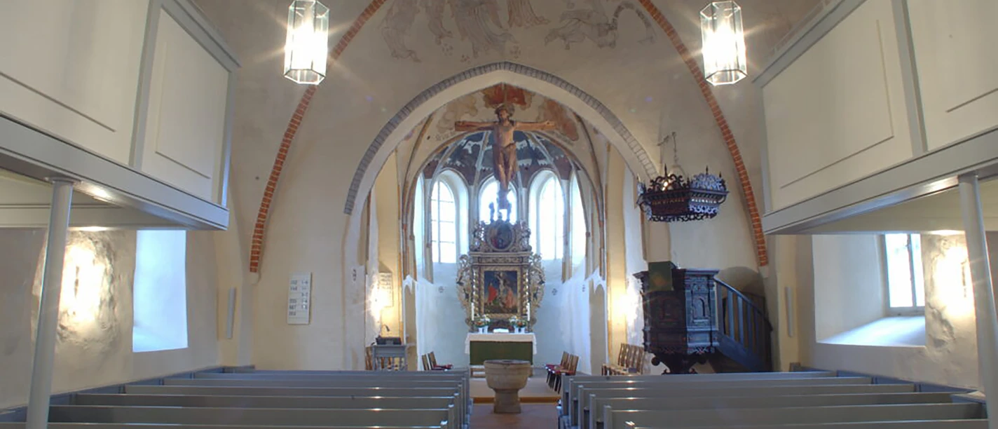 St. Pankratiuskirche Hankensbüttel innen.jpg