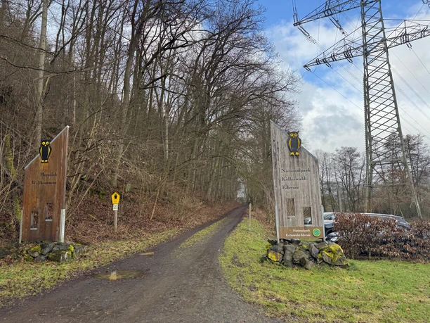 Nationalpark-Eingang und Wanderparkplatz Rabenstein in Affoldern