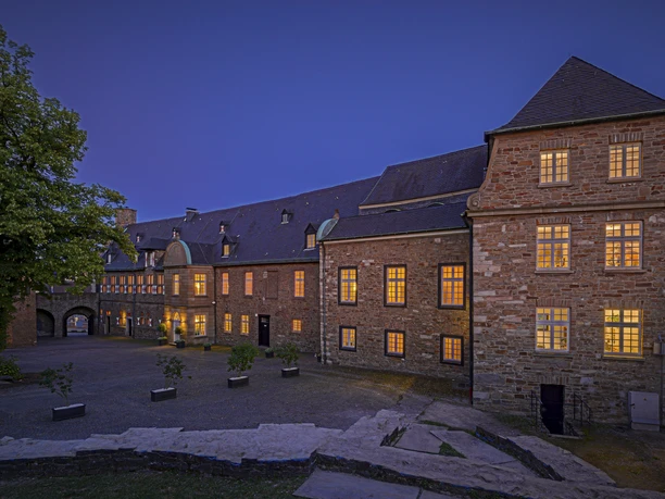 Schloß Broich Blaue Stunde im Schloß Broich