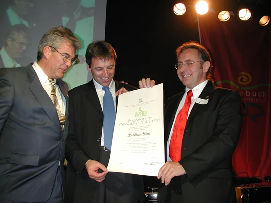 © 2002_Zertifikatsübergabe