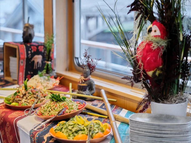 Csm Thai Schiff Buffet 815dfe349f