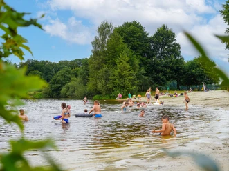 04_Badesee_Familiencampingplatz-Haseluenne_Druck_Jul2024.jpg