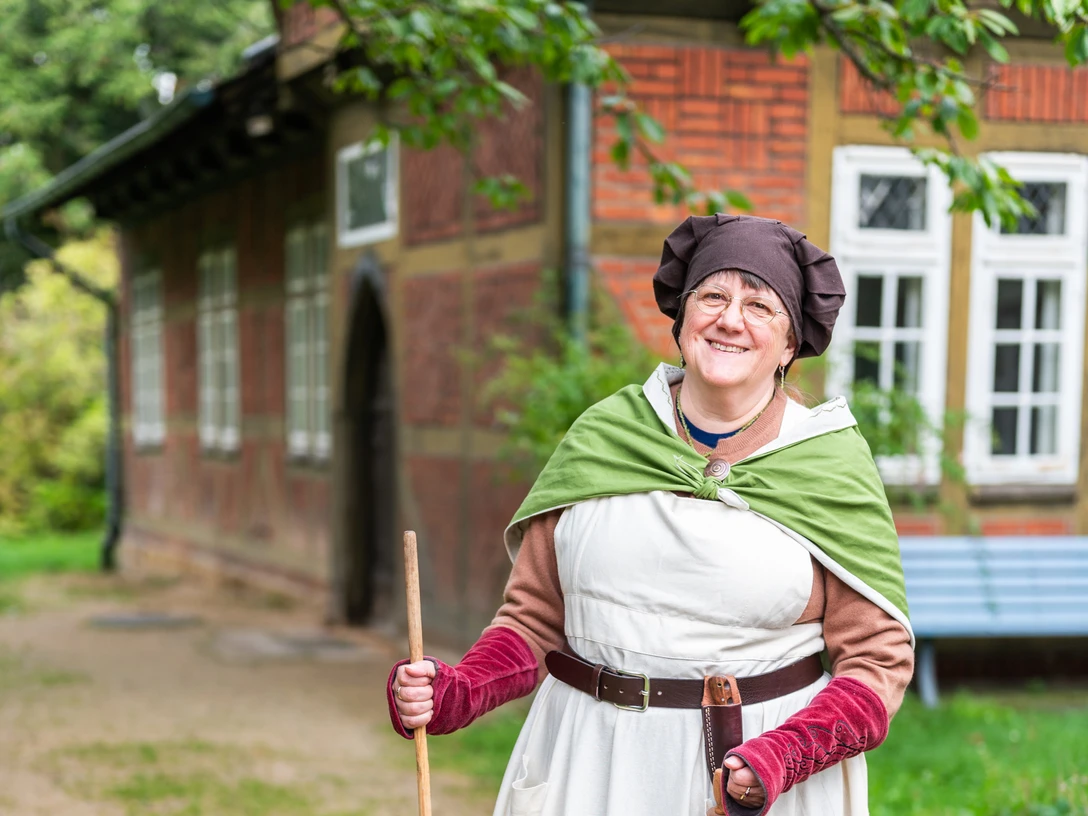 Allerley von der Butterhanne - GOSLAR marketing GmbH Die "Butterhanne" ein echtes Goslarer Original. Begleiten Sie sie auf dieser unterhaltsamen Stadtführung.