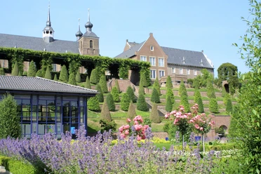 Terrassengarten mit Blick auf Kloster Kamp