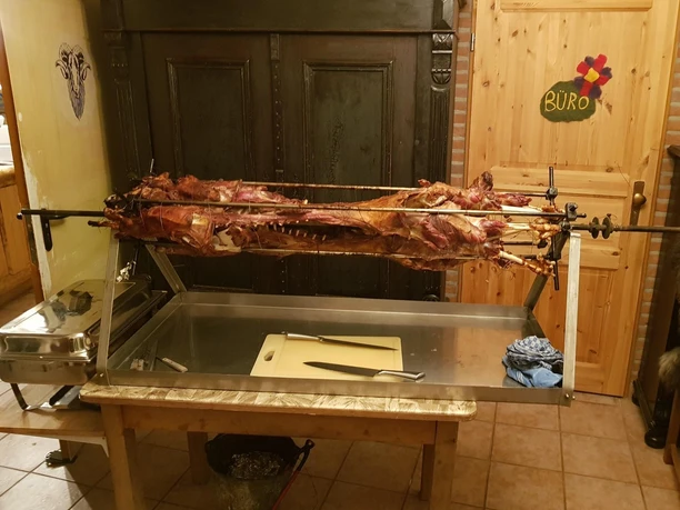 Schnucke am Spieß
